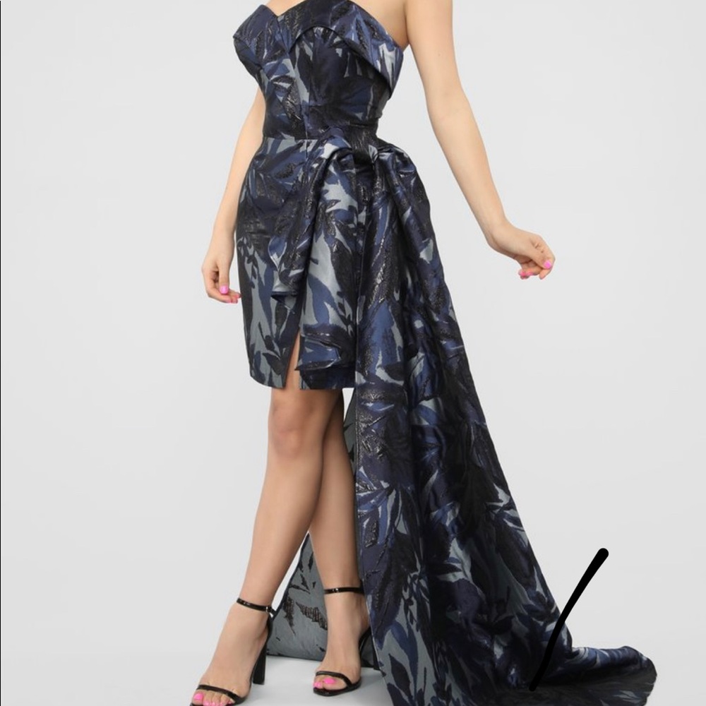Dress - Picture 4 of 4